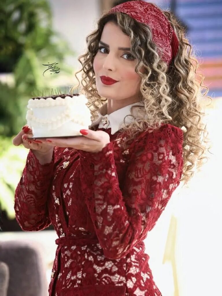 غزاله اکرمی در جشن تولد ۳۰ سالگی&zwnj;اش
